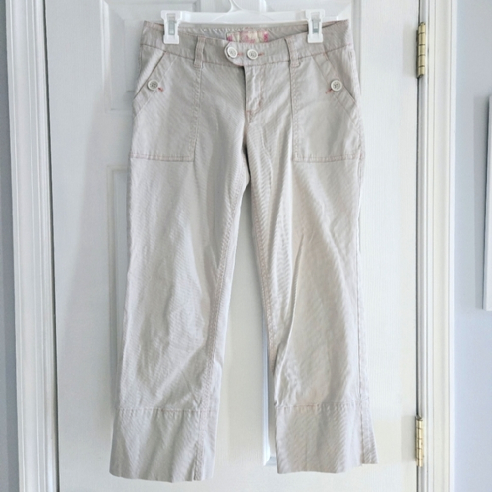 Plugg Size 9 Stylish Vintage Beige Cropped Pants